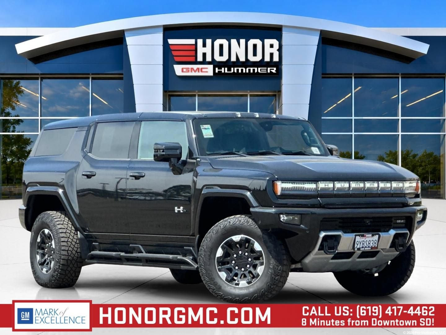 2024 GMC HUMMER EV SUV 2X in Void Black — front three-quarter view