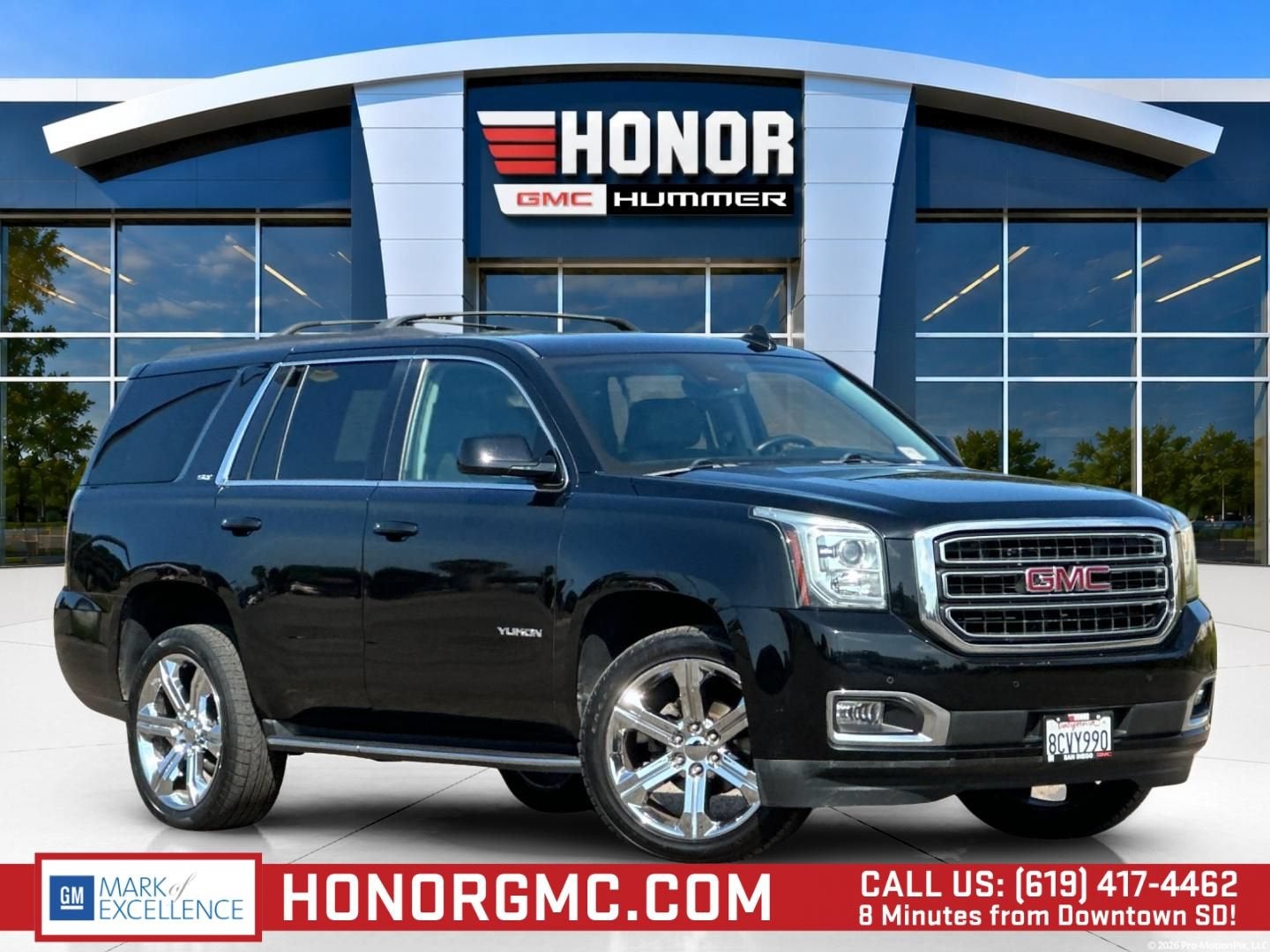 2018 GMC Yukon SLT in Onyx Black — front three-quarter view
