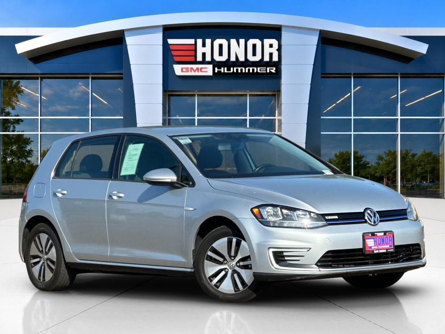 2019 Volkswagen e-Golf — side profile view